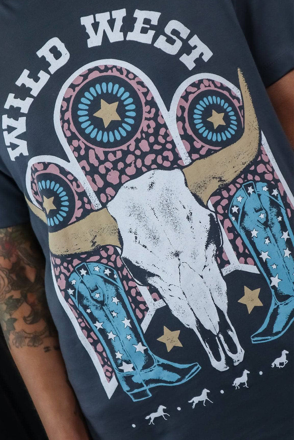 WILD WEST Steer Skull Graphic T Shirt