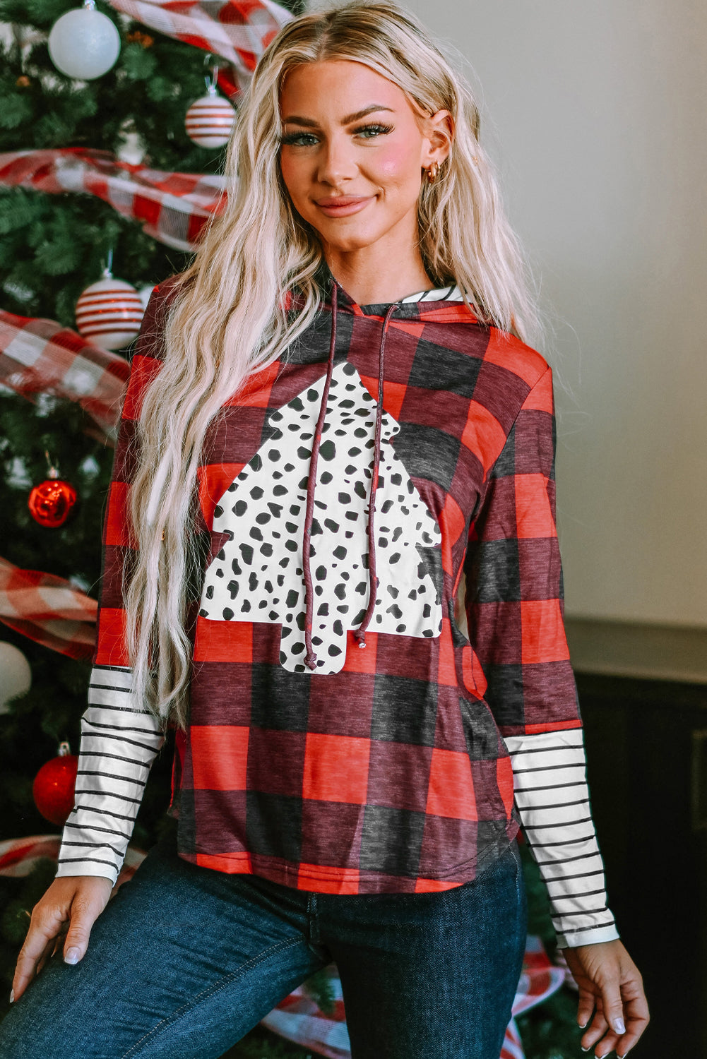 Plaid Patch Sleeve Leopard Christmas Tree Graphic Hoodie