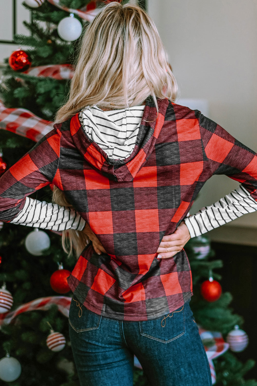 Plaid Patch Sleeve Leopard Christmas Tree Graphic Hoodie